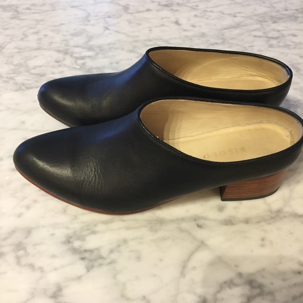 Nisolo Clogs